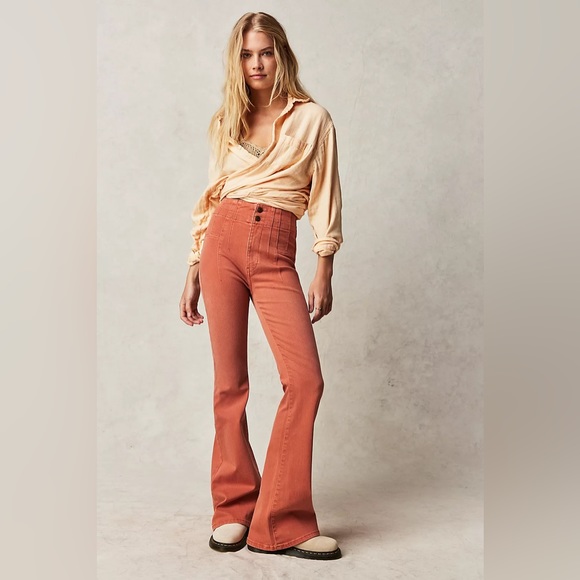 Free People We the Free Jayde Flare Jeans Color: Apricot Brandy Size: 25 - Picture 2 of 4